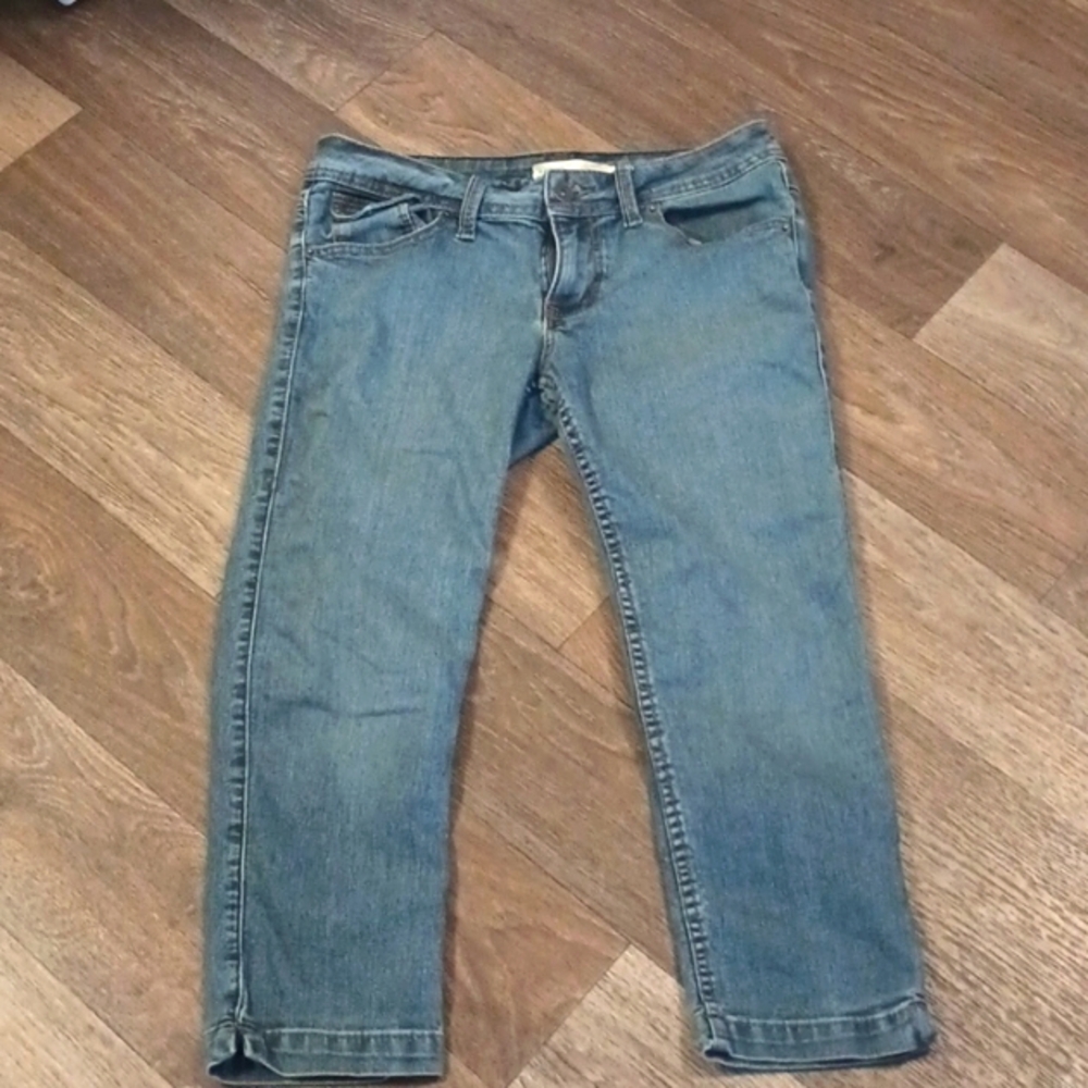 5/$20 No Boundaries size 9 Capri jeans